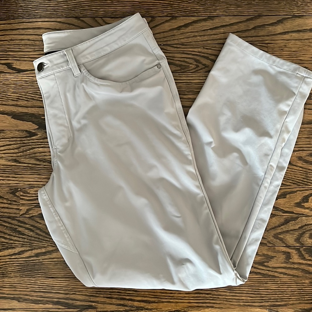 Men’s Lululemon ABC pant Classic fit size 34